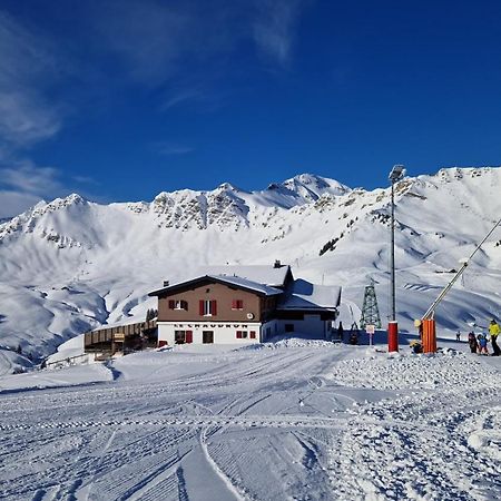 Hotel Le Chaudron Ski In Ski Out تشامبري المظهر الخارجي الصورة